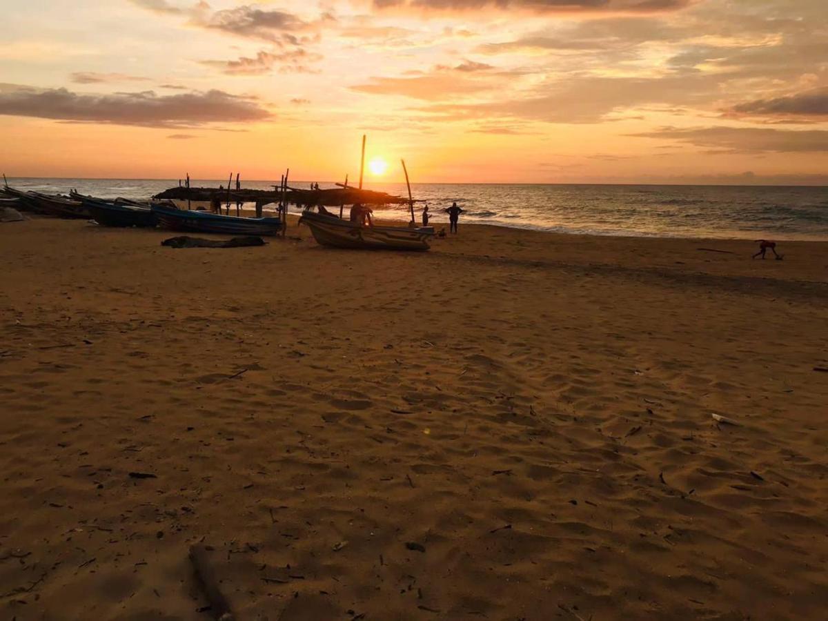 Sea Beach Resort Negombo Eksteriør bilde